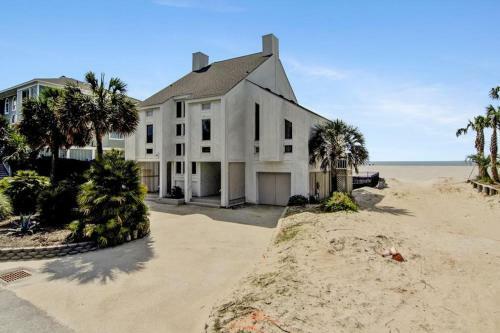 14 Beachwood East