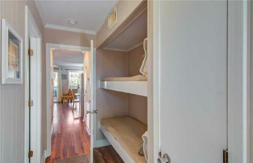 Sea Cabin 137-c