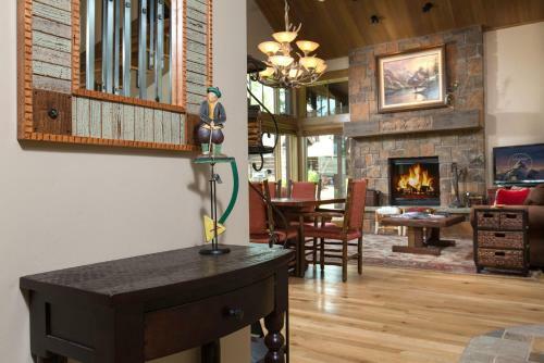 Moose Creek Cabin - Three Bedroom Home