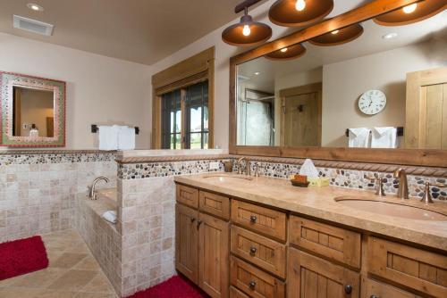 Moose Creek Cabin - Three Bedroom Home