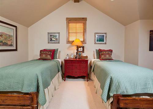 Silver Sage Cabin - Three Bedroom Home