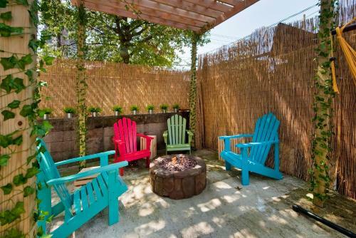 Four Bedroom/10bed, 2 Bath With Private Parking! 10 Minute To Manhattan.