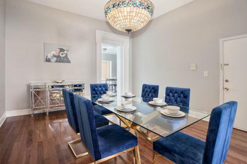 Execresidence: Trendy Jc Apartment