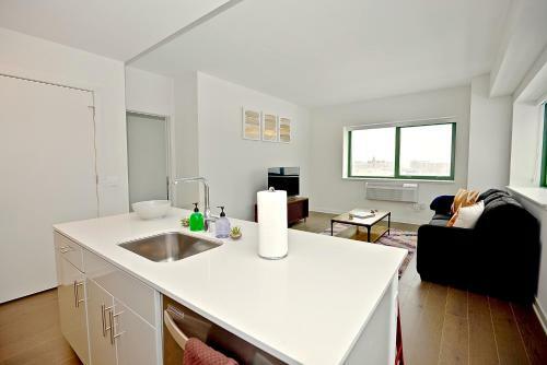 Kasa Manhattan View Apartments