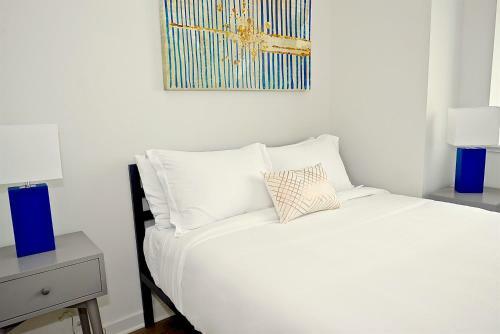 Kasa Manhattan View Apartments