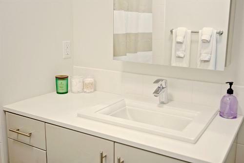 Kasa Manhattan View Apartments