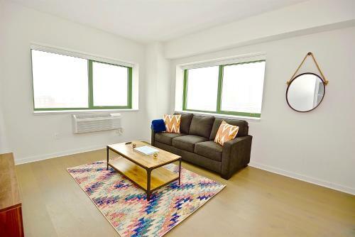 Kasa Manhattan View Apartments