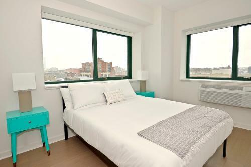 Kasa Manhattan View Apartments