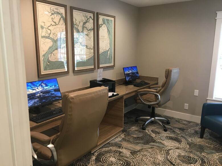 Park Lane Hotel & Suites