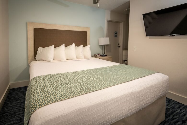 Park Lane Hotel & Suites