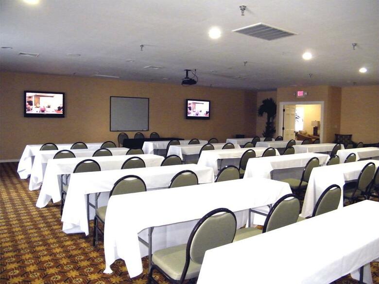 Park Lane Hotel & Suites