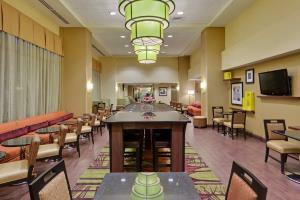 Hotel Hampton Inn And Suites Alexandria
