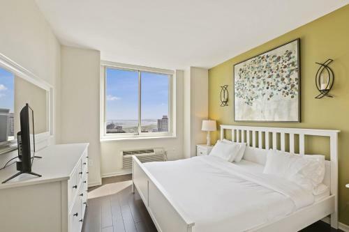 Apartamento Skyline Luxury Home Suites At Newport II