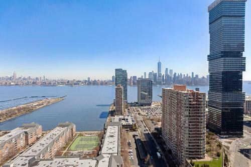 Apartamento Skyline Luxury Home Suites At Newport II