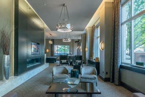 Apartamento Skyline Luxury Home Suites At Newport II