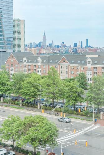 Apartamento Skyline Luxury Home Suites At Newport II
