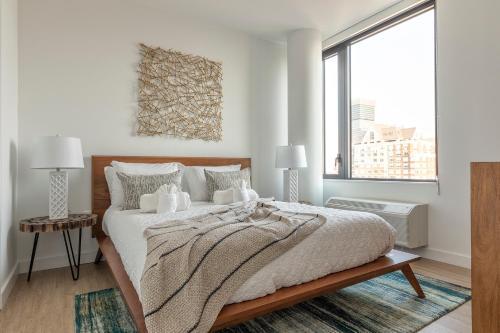 Deedee's Sky Rise Apartments At Newport II