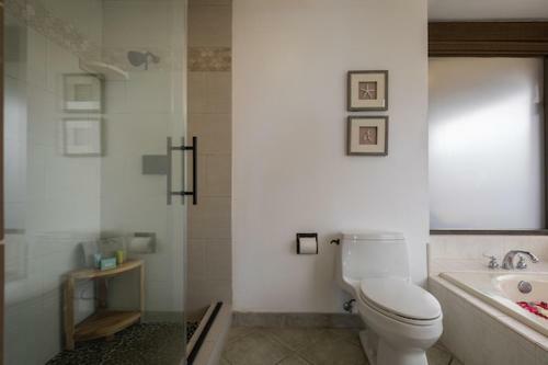 Apartamento New! Updated! Modern, Maui Beachfront With Central A/c Condo