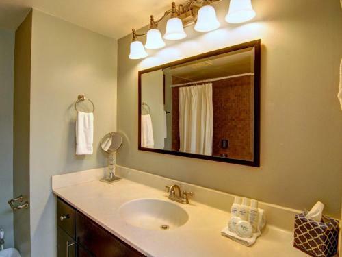 Kahana Villa E610