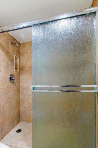 Royal Kahana 301