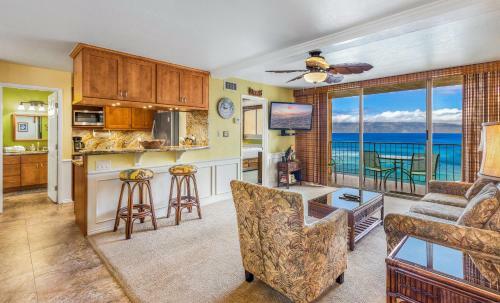Royal Kahana 706