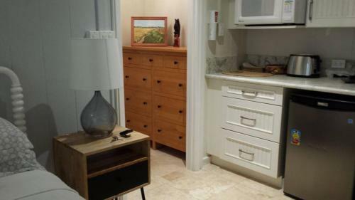 Bed & Breakfast Paradise Palms B & B