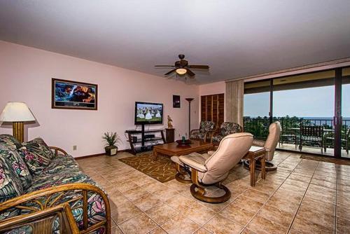 Kahaluu Bay Apartment #304