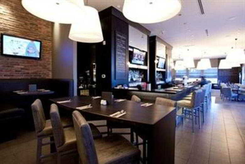 Hotel Sandman Signature Edmonton South