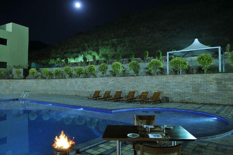 Hotel Cambay Spa & Resort