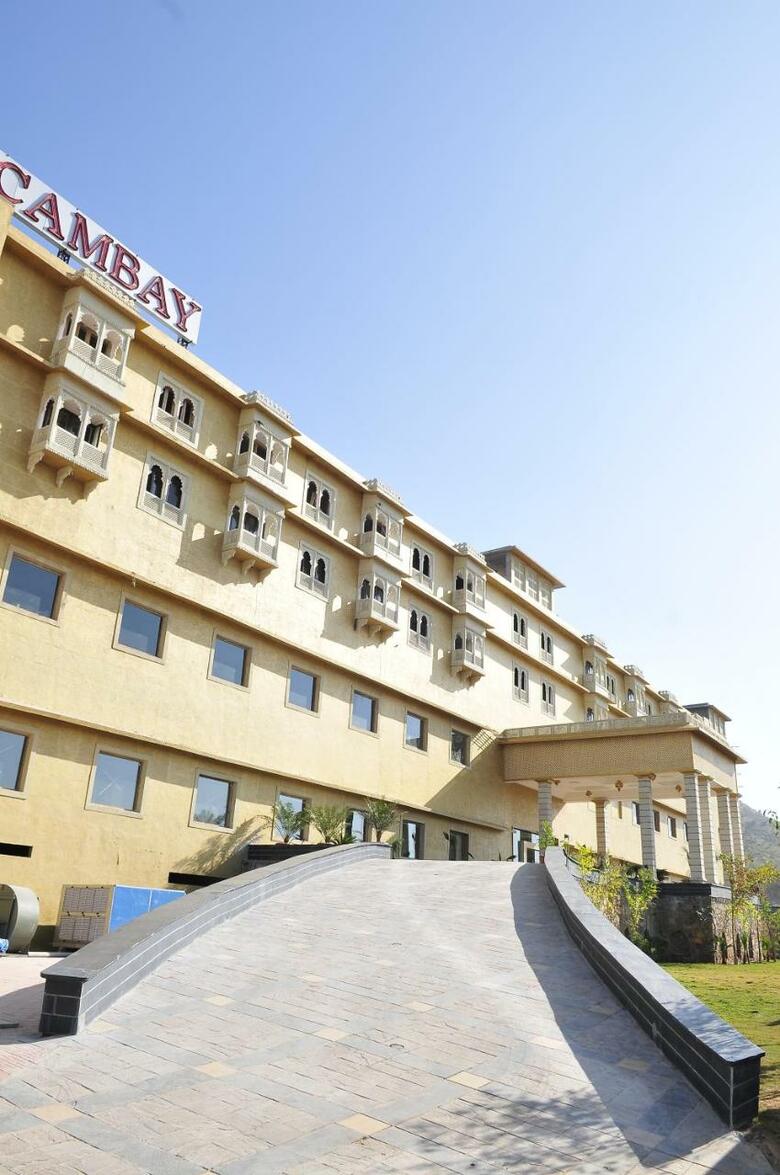 Hotel Cambay Spa & Resort