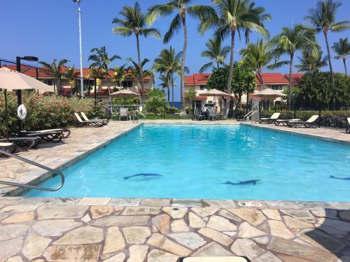 Kona Surf & Racquet Club 4-204