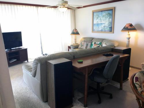 Kona Surf & Racquet Club 4-204