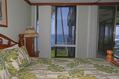 Kona Surf & Racquet Club 4-204