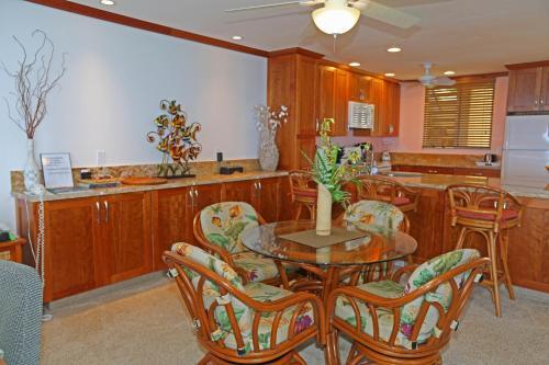 Kona Surf & Racquet Club 4-204