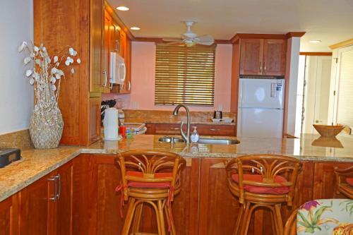 Kona Surf & Racquet Club 4-204
