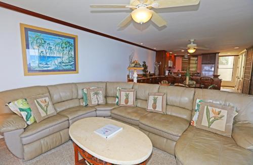 Kona Surf & Racquet Club 4-204
