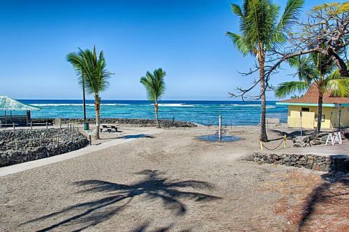 Beach Villas At Kahalu'u 2-101