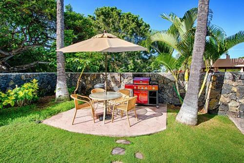 Beach Villas At Kahalu'u 2-101