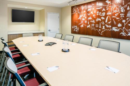 Hotel Towneplace Suites By Marriott Kansas City Airport