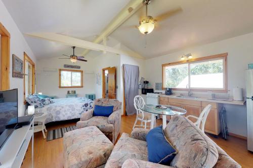 Private King Cabin Hideaway