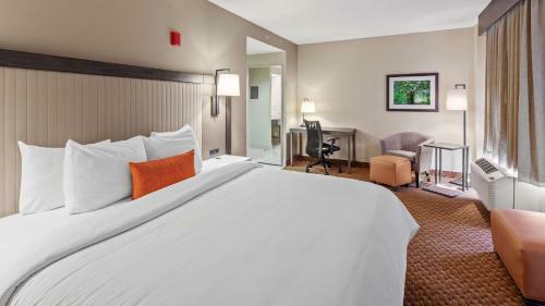 Best Western Plus Kendall Hotel & Suites