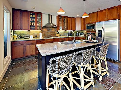 399 Treehaven Ln Home