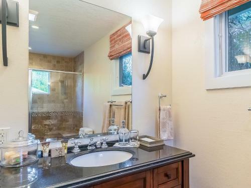 399 Treehaven Ln Home