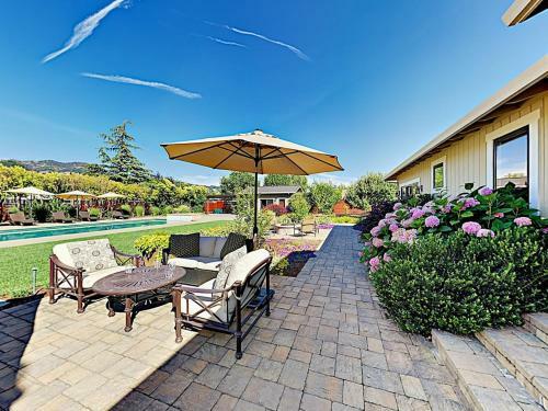399 Treehaven Ln Home