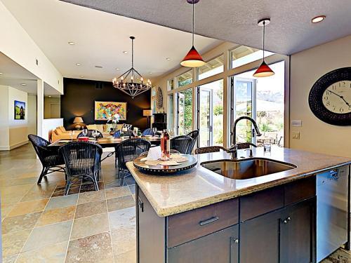 399 Treehaven Ln Home