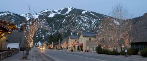 Sun Valley Condo 112