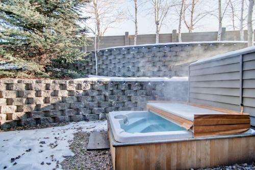 River Ridge Townhomes West Ketchum, Walk To Town