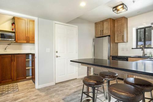 Timber Lodge At Lake Dillon - Dillon