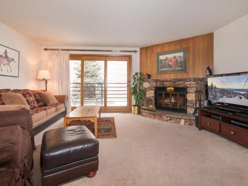 Snowdance Manor 205
