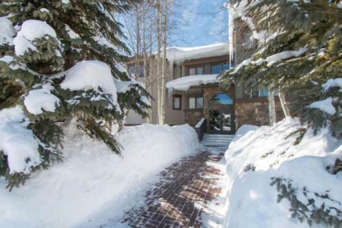 Frostfire Condominiums B19